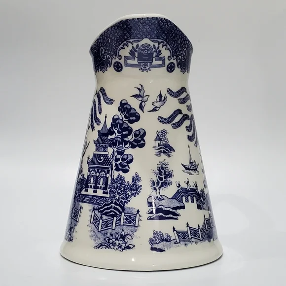 Pristine Regal England Blue Willow 7 1/8" Pitcher - Picture 5 of 16